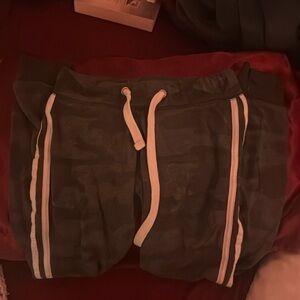 dark camo lined sweatpants